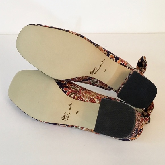 Bettye by Bettye Muller ‘Wisp’ Slingback Pumps - Picture 9 of 12